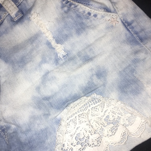 Shorts - Picture 5 of 5